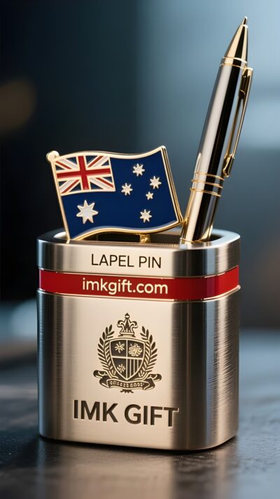 in982-A-small-pen-holder-carries-mountains-and-rivers-Reading-Australia-39-s-progress-through-objects